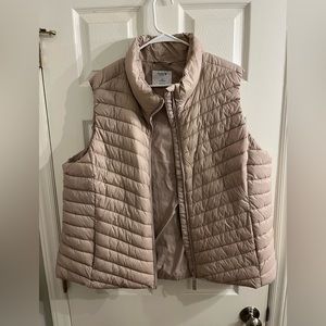 Old Navy Active Vest - Size 2X - Champagne/Beige Color